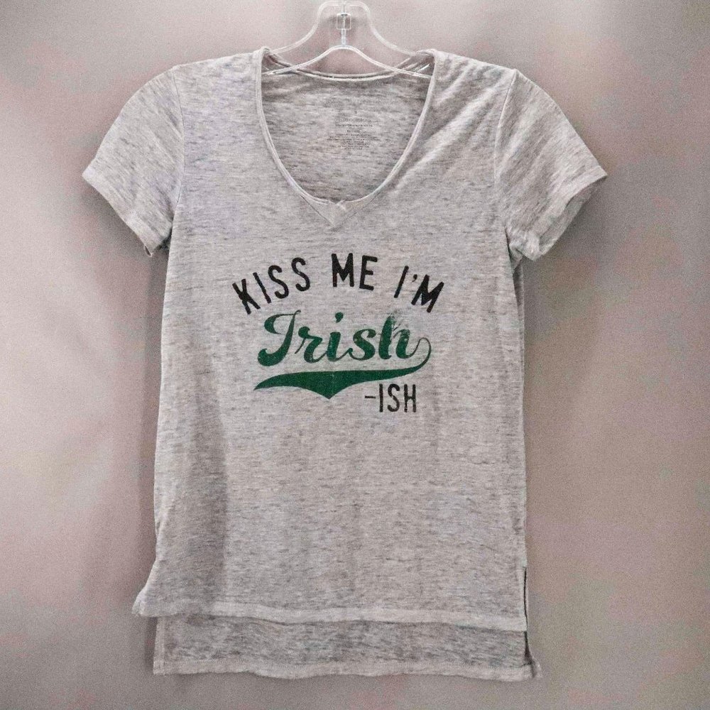 Grayson Threads Kiss Me I'm Irish Grey Tshirt